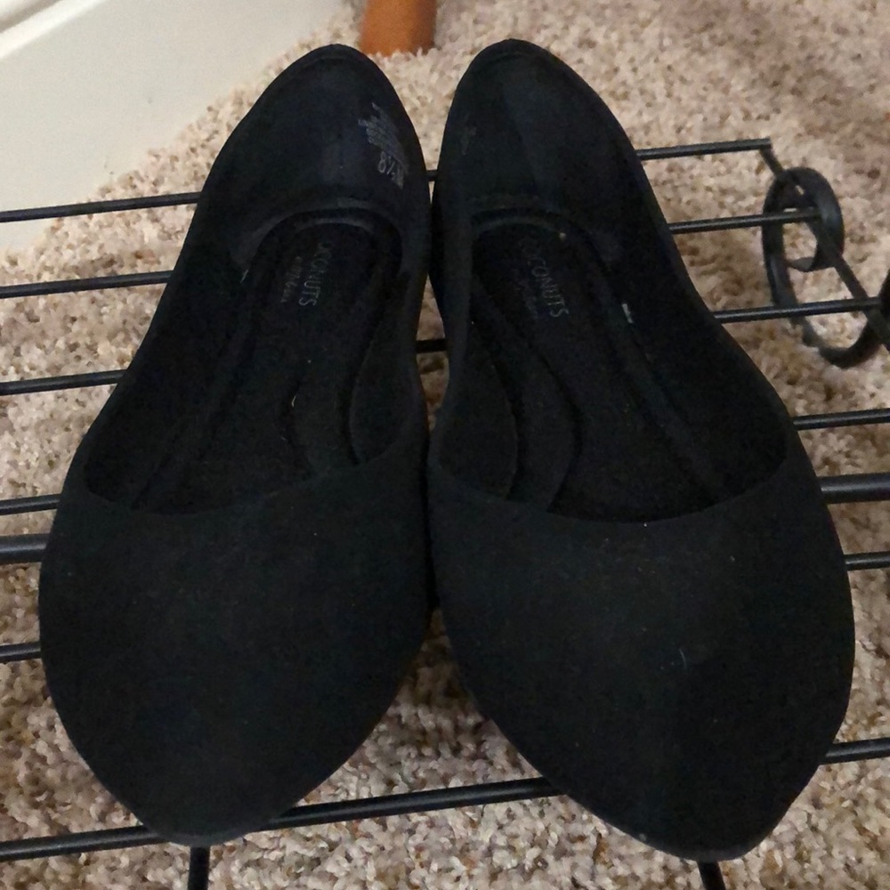 8.5 Blk velvety slip on like new. Great cushion! Worn 1x for a wedding.
